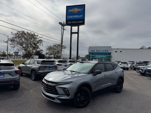 New 2026 Chevrolet Blazer LT w/ Convenience Package FWD image 1