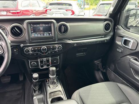Used 2021 Jeep Wrangler Unlimited Sport AWD/4WD image 12