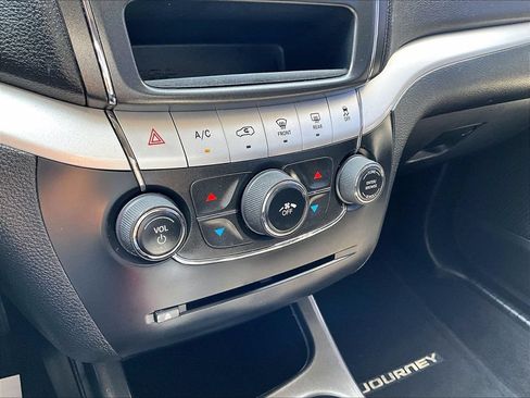 Used 2013 Dodge Journey American Value Package w/ Flexible Seating Group FWD image 33