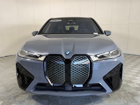 Used 2023 BMW iX xDrive50 w/ Sport Package AWD/4WD image 15