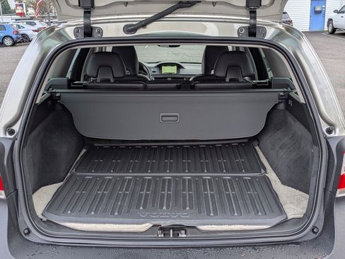 Used 2016 Volvo XC70 T5 Premier w/ Proximity Package image 28