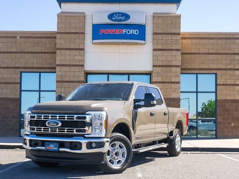 New 2026 Ford F250 4x4 Crew Cab Super Duty image 2