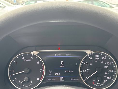 Used 2025 Nissan Sentra SV FWD image 44