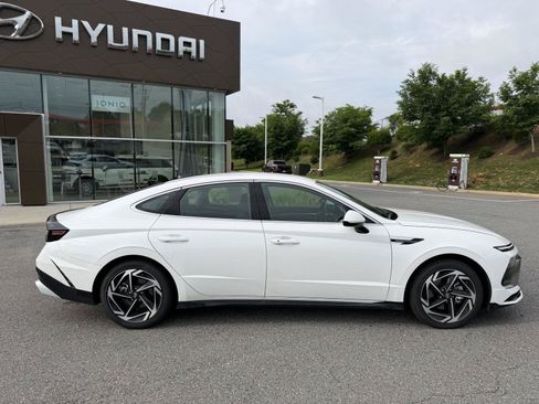 Certified 2026 Hyundai Sonata SEL AWD/4WD image 17