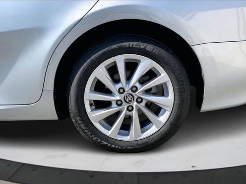 Used 2021 Toyota Camry LE image 33