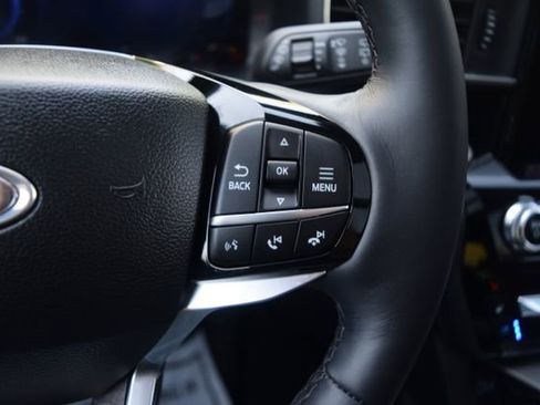 Used 2023 Ford Explorer Platinum w/ Technology Package AWD/4WD image 5