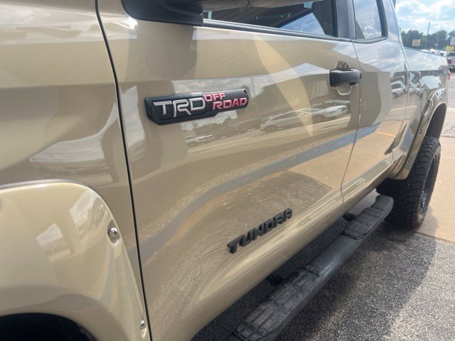Used 2019 Toyota Tundra SR5 w/ SR5 Upgrade Package AWD/4WD image 7