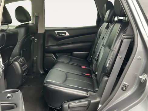 Used 2020 Nissan Pathfinder SL AWD/4WD image 14