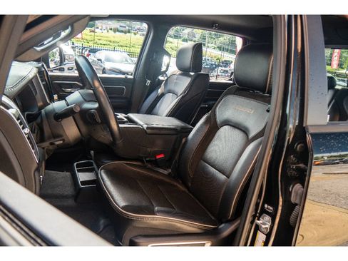 Used 2023 RAM 1500 Laramie AWD/4WD image 11