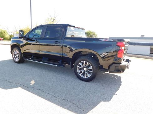 Used 2020 Chevrolet Silverado 1500 RST w/ RST Value Package AWD/4WD image 8