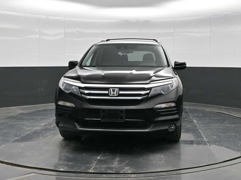 Used 2017 Honda Pilot Touring image 3