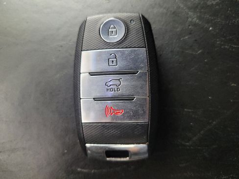 Used 2019 Kia Sorento SX image 32