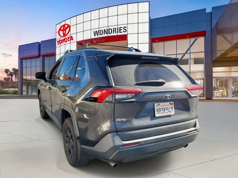 Used 2020 Toyota RAV4 LE image 3
