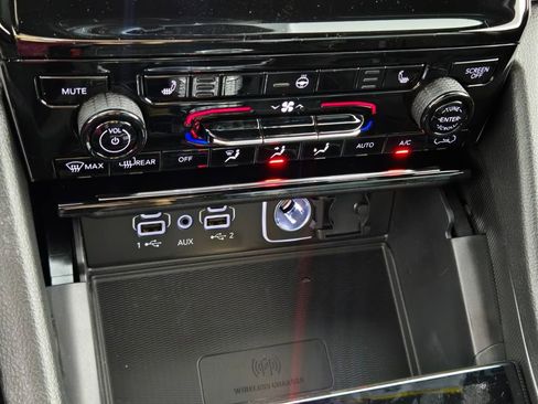 New 2025 Jeep Grand Cherokee L Laredo RWD image 26