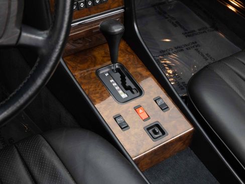 Used 1987 Mercedes-Benz 560 SL image 16