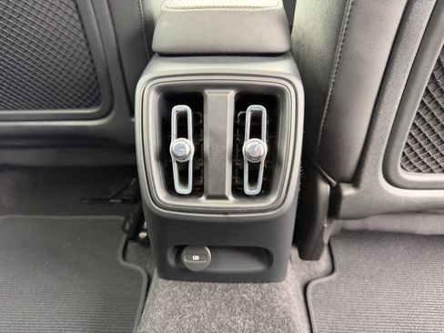 Used 2023 Volvo C40 P8 Recharge Plus AWD/4WD image 38