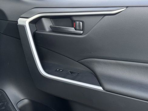 Used 2025 Toyota RAV4 LE image 28