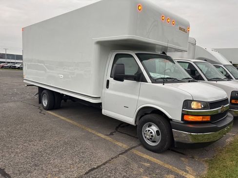 New 2025 Chevrolet Express 3500 w/ Power Convenience Package image 9
