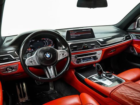 Used 2022 BMW 750i xDrive w/ Luxury Rear Seating Package AWD/4WD image 5