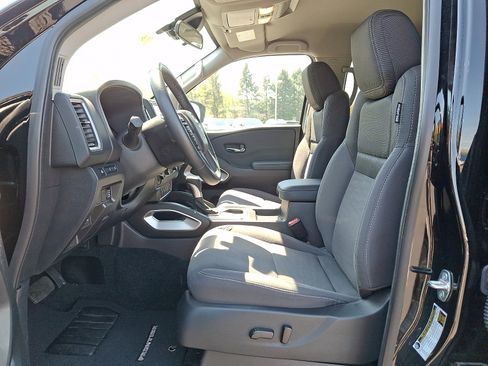 Certified 2024 Nissan Frontier SV w/ Technology Package AWD/4WD image 13