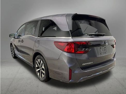 New 2026 Honda Odyssey EX-L image 3