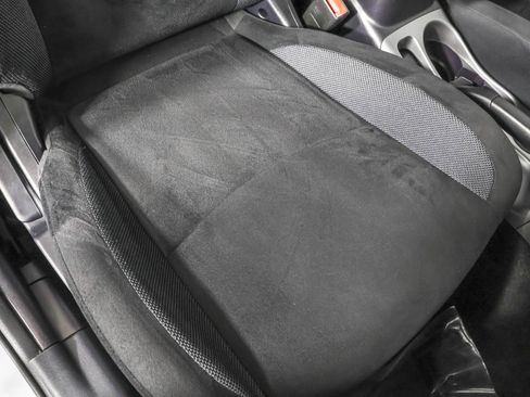 Used 2009 Mitsubishi Outlander ES image 41