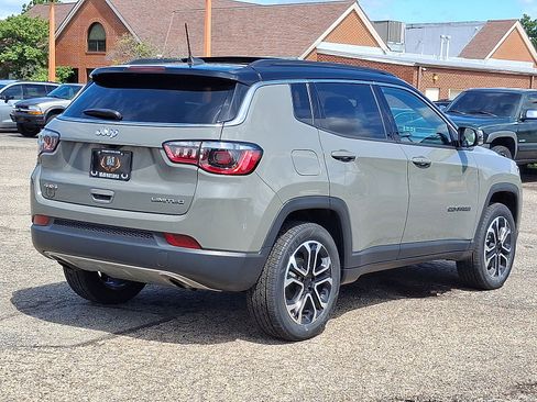 Used 2023 Jeep Compass Limited w/ Sun and Sound Group AWD/4WD image 24