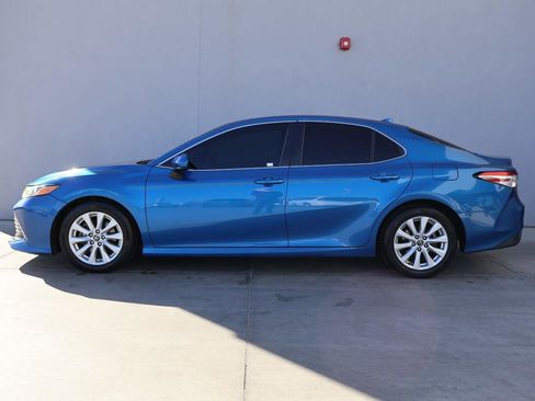 Used 2019 Toyota Camry LE image 2
