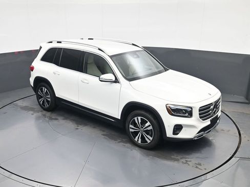 Used 2025 Mercedes-Benz GLB 250 4MATIC image 22