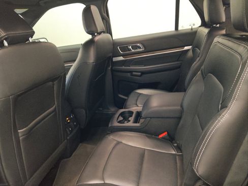 Used 2018 Ford Explorer Limited w/ Equipment Group 301A AWD/4WD image 18