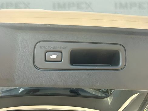 Used 2023 Honda Pilot Touring image 32