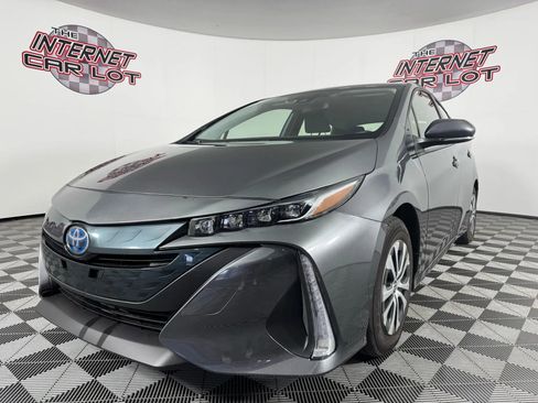 Used 2022 Toyota Prius Prime LE image 3