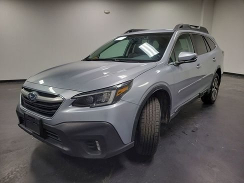 Used 2021 Subaru Outback Premium image 4