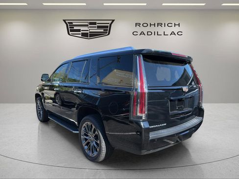 Used 2020 Cadillac Escalade Luxury w/ Escalade Sport Edition AWD/4WD image 2
