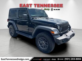 Used 2025 Jeep Wrangler Sport AWD/4WD video 1