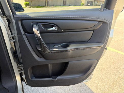 Used 2014 GMC Acadia SLT AWD/4WD image 32