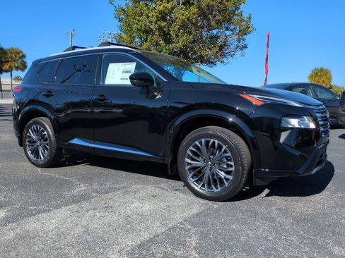 New 2026 Nissan Rogue Platinum w/ Platinum Premium Package AWD/4WD image 2