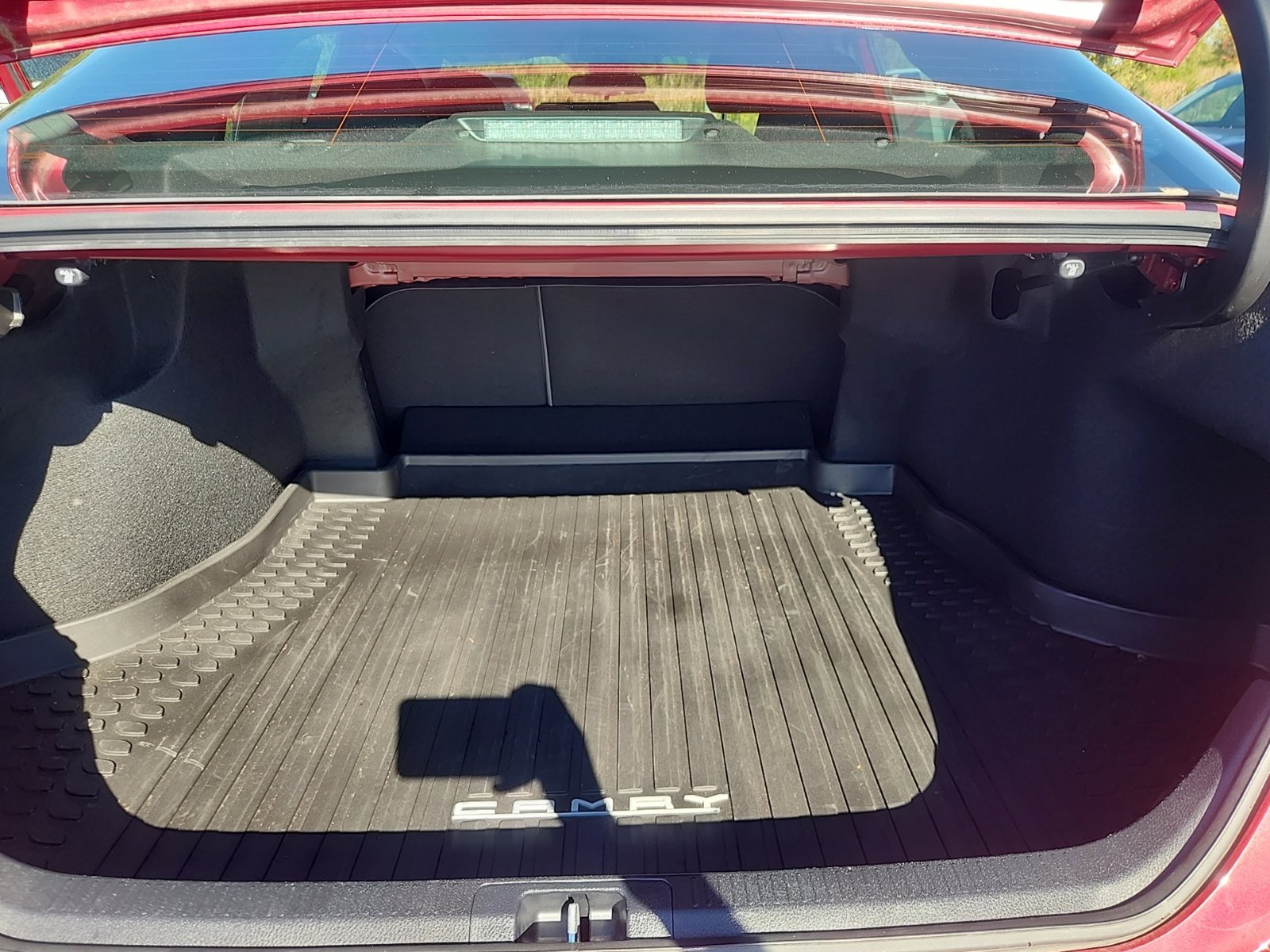 Used 2022 Toyota Camry LE FWD image 30