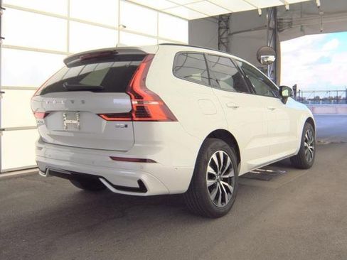 Used 2025 Volvo XC60 B5 Plus image 4
