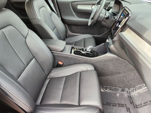 Used 2026 Volvo XC40 B5 Ultra w/ Protection Package Premier image 20