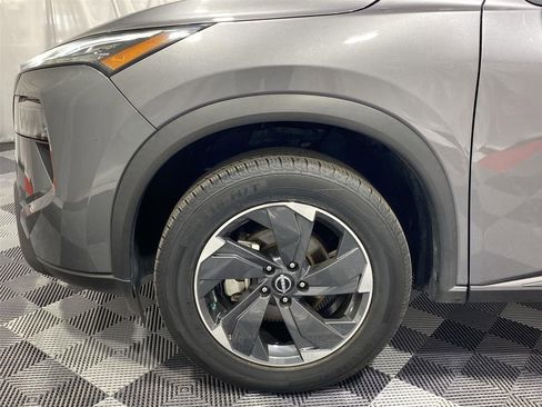 Used 2024 Nissan Rogue SV image 19