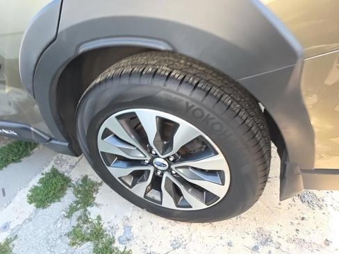 Used 2023 Subaru Outback Touring AWD/4WD image 11