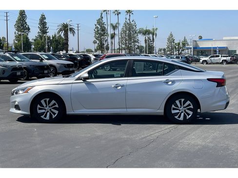 Used 2020 Nissan Altima 2.5 S FWD image 3
