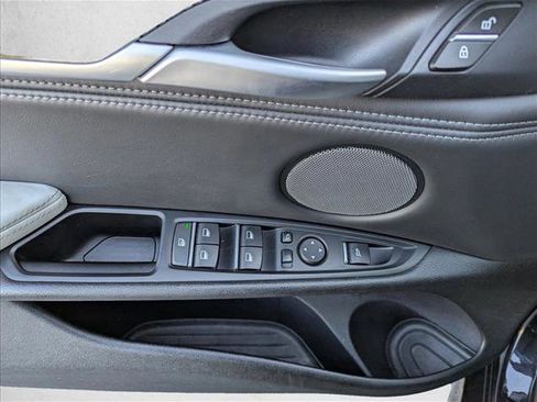 Used 2017 BMW X5 M image 10