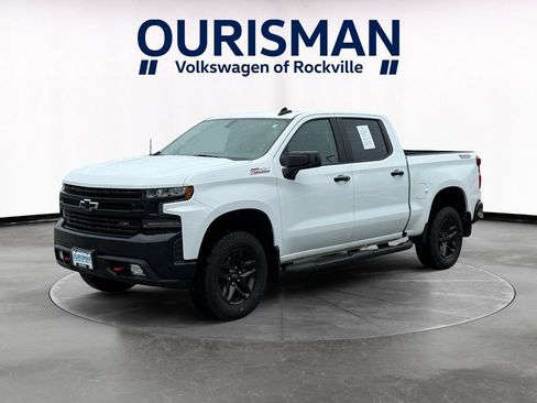 Used 2022 Chevrolet Silverado 1500 LT Trail Boss w/ Convenience Package II AWD/4WD image 2