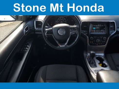 Used 2019 Jeep Grand Cherokee Laredo AWD/4WD image 16