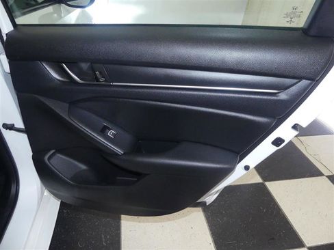 Used 2022 Honda Accord Sport image 28