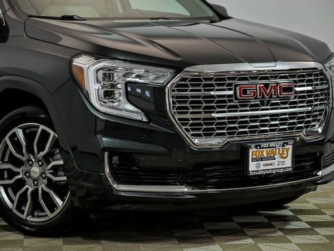 Used 2022 GMC Terrain Denali w/ Denali Premium Package image 2