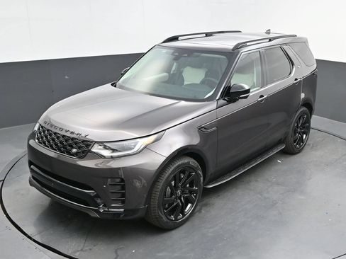 Used 2025 Land Rover Discovery Dynamic SE AWD/4WD image 38