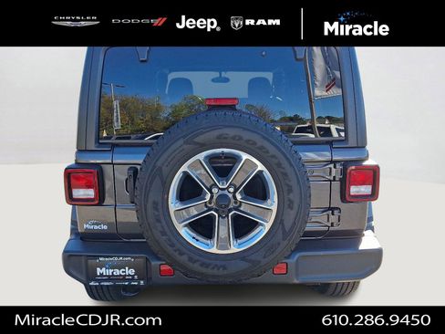 Certified 2021 Jeep Wrangler Unlimited Sahara w/ Dual Top Group image 6